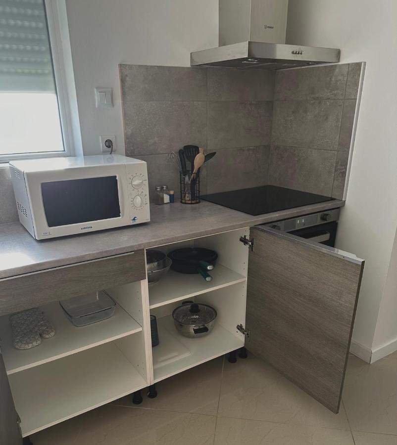Petite Maison Studio Tout Confort Cosy Givors Autoroute Et Gare Apartment Exterior photo